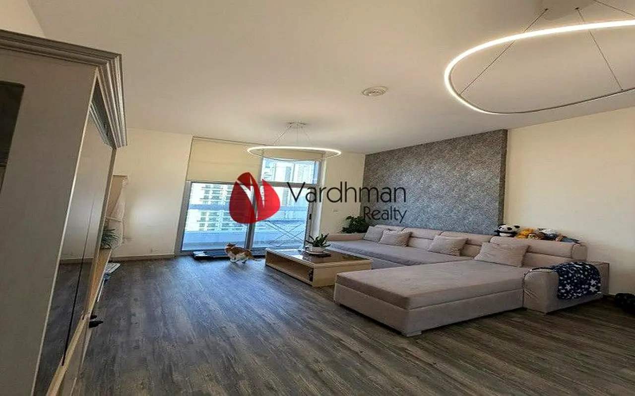 LAVISHLY FURNISHED | FULLY UPGRADED | BALCONY