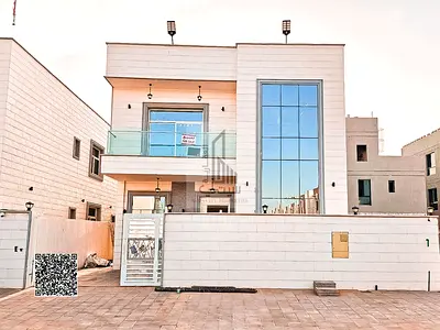 Villa with 4 stone facades and 5 master bedrooms, including air conditioning, fees, and services.