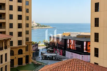 Best Priced | Walk to beach | Renovation | Vacant