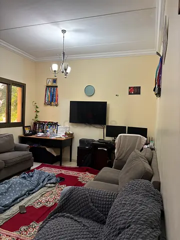 Single bed room apartment available for executive bachelor- Bed space in the Gardens