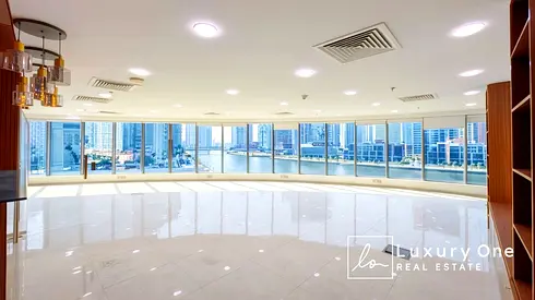 Fitted | Full Canal View | Open Clean Layout