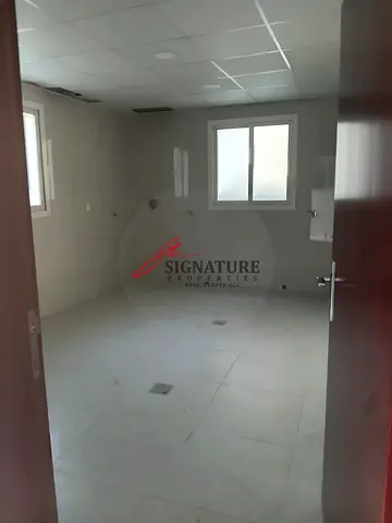 سكن عمالي متاح للإيجار في منطقة الجرف الصناعية بعجمان