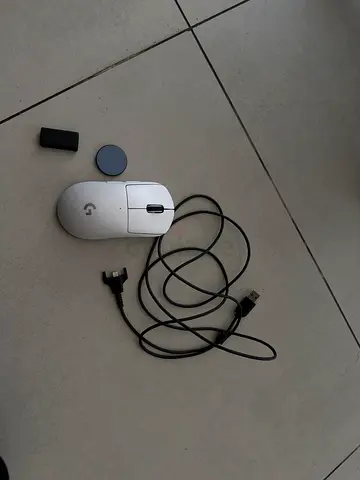 LOGITECH G PRO SUPERLIGHT 1 barely used with all accessories