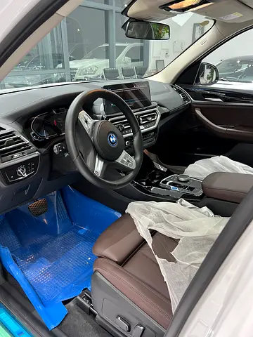 2024 BMW IX3 photo 9