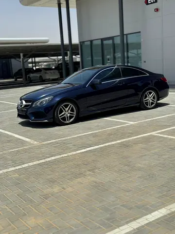 2015 Mercedes-BENZ E-CLASS photo 2