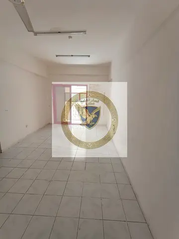 غرفتين وصاله مع بلكونه للايجار-مطبخ واسع-تكييف اسبليت-2حمام-موقع مميز-سكن عائلي-شارع جمال عبدالناصر-قريبه علي مخرج دبي