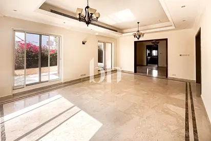 Spacious |5 Bed Custom Built |Vacant Now