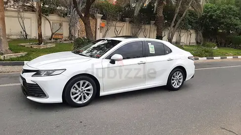 Toyota Camry SE Top 2023 Model No1 Option Sunroof fully Automatic GCC urgent for Sale