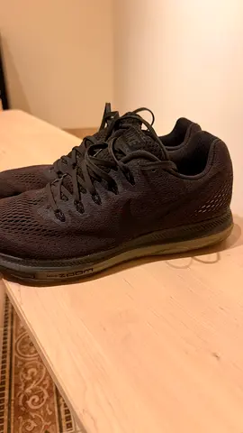 Nike Zoom Men’s Running Shoes  size 42.5