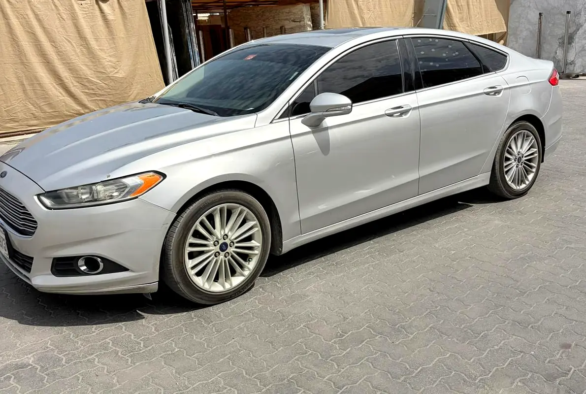 Ford Fusion 2014 — photo 1 of 9