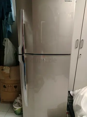 Toshiba Top-Freezer Refrigerator - Good Condition