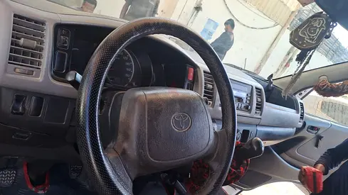 Toyota Hiace 2009 GCC Specs Standard Passenger Van