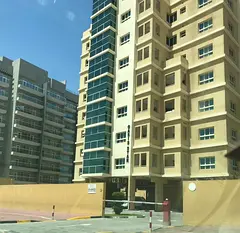 1 B/R+ HALL FLAT TO LET