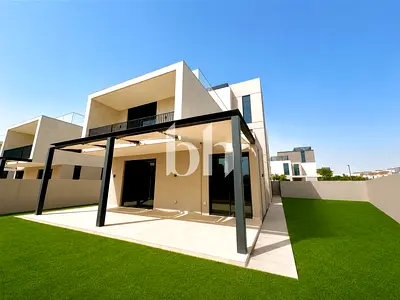 Prime Location | Corner Plot | Huge Layout