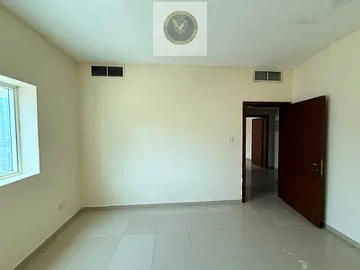 بلكون اطلاله مفتوحه/ مساحات كبيره/ باركن ترابي متوفر/ ع شارع الوحده مباشره