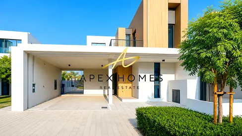 Landscaped | Large Plot I Pool & Park Backing