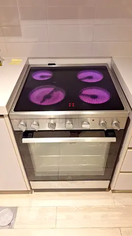 Electrolux cooking Range 73L Multifunction Oven with AIR FRYER Function, 4 Zones , DELIVERY + WARRAN