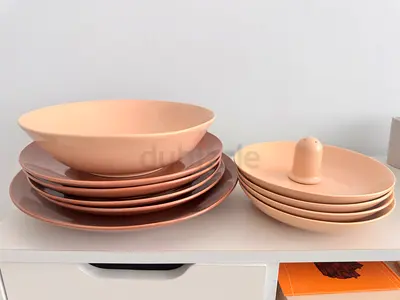 Beige/Pink Ceramic Dinnerware Set - Plates  Bowls (8 pcs)