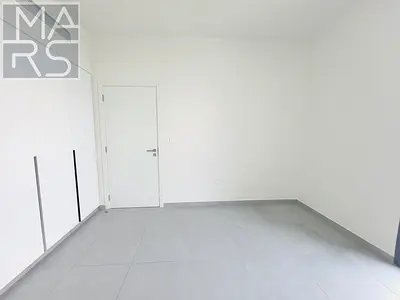 Spacious 1-bedroom | Balcony | Pool view