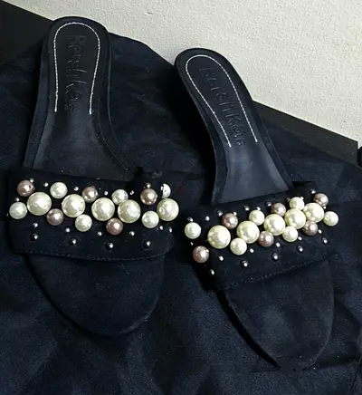 BERSHKA sandals. Size 37.