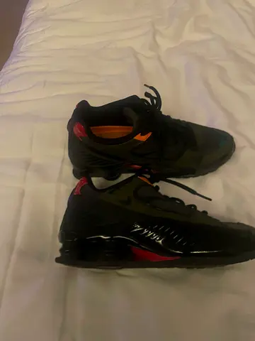 nike shox unisex 7.5US