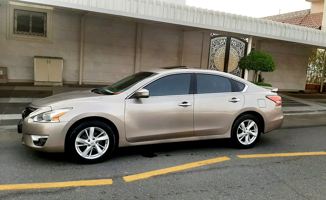 Nissan Altima 2016 — photo 1 of 15