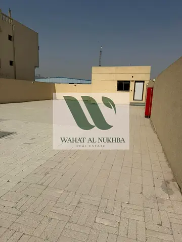 🔥 فرصة استثمارية مميزة للإيجار 🔥 📍 إمارة الشارقة – المنطقة الصناعية 5