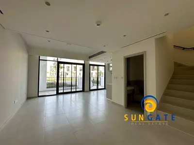 nearby pool and park , vacant end of May