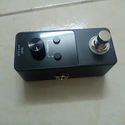 Lekato Guitar Tuner PedalRecording Capabilities: Features 9 save slots with up to 40 minutes of tota