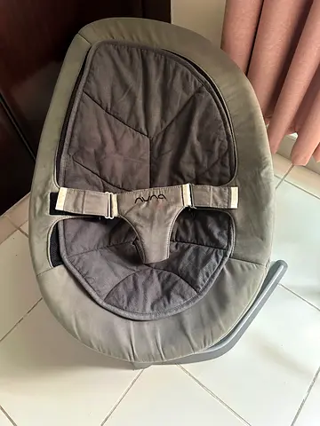 Nuna Leaf-like Baby Bouncer / Rocker in Grey — Gently Used
