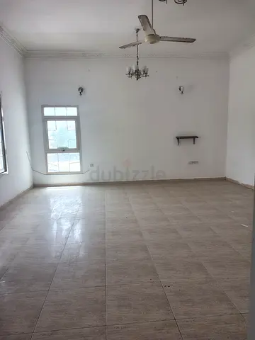 Ready to move studio available for rent in muhisnah 3 nearby madina mall