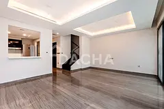 SINGLE ROW | UNFURNISHED | AVAILABLE NOW