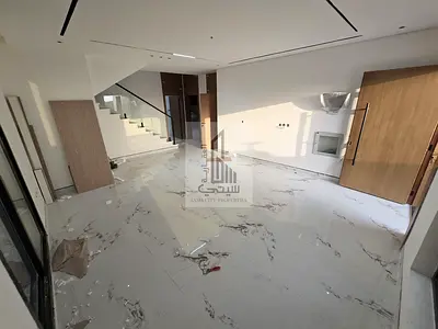 5-bedroom villa, registration included