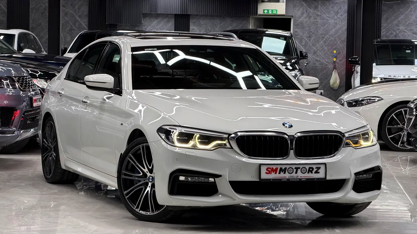 BMW 5-Series 2018 — photo 1 of 14