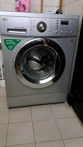 LG washing machine for sale - leakage in drum