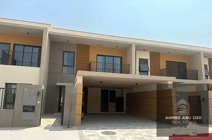 فيلا أول ساكن في كمبوند الزاهية عجمان 4 غرف وحديقة خاصة وغرفة خادمة موقع مميز قريب من شارع الشيخ محمد بن زايد مجتمع راقي وهادئ مناسب للعائلات