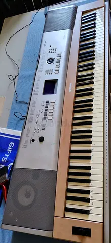 Yamaha digital 88 key keyboard piano