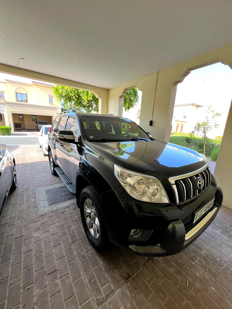 Toyota Prado 2013 — photo 1 of 17