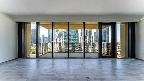 Central Location | Bright Mid Floor | Vacant