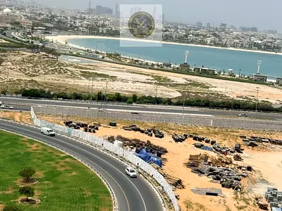 شقة للايجار السنوي غرفتين وصالة اطلالة بحرية باركينج جيم ومسبح غرفة خادمة خزائن في الخائط تشطيبات ممتازة قرب مخرج دبي