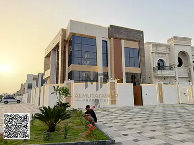Modern corner villa with 5 bedrooms, registration fees included, in Al-Haliou 1 area. Super deluxe finishing. Freehold ownership for all nationalities