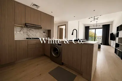 PRIME LOCATION | LARGE BALCONY | MODERN