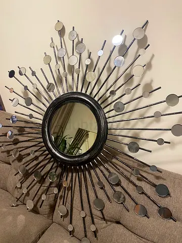 Free Mirror decoration