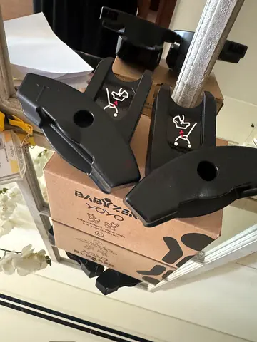 Babyzen YOYO Car Seat Adapters (M) - Light usage and in Box