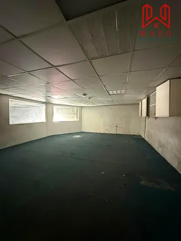 High-Capacity Storage Warehouse | Commercial Use |