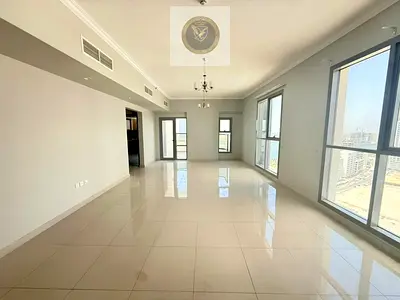 12 دفعة|اطلالة بحرية|باركينج| ثاني ساكن|غرف ماستر|استور