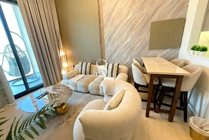 Spacious | Furnished | Mid Floor | Ready to Move