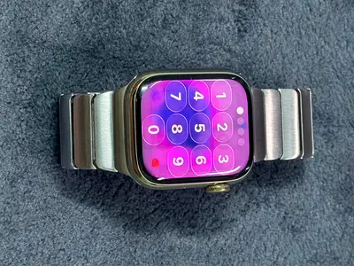 Apple Watch Series 8 stainless steel