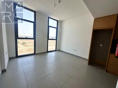 Studio Apartment | Bright & Spacious | Freehold | Parking & Amenities | Semi-Furnished