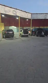 Car Wash Space for Rent in Busy Garage